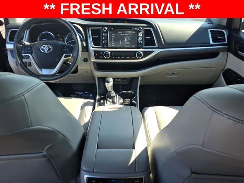 Used 2018 Toyota Highlander Limited Platinum image 28