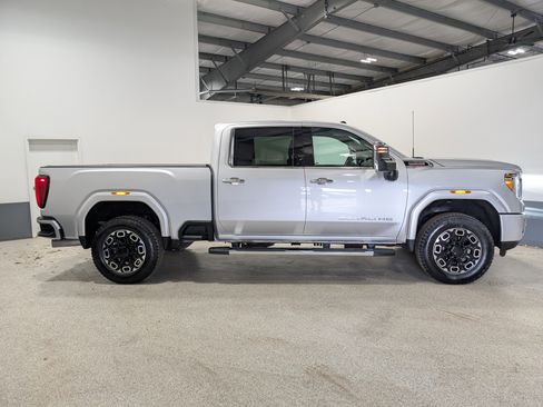 Used 2023 GMC Sierra 2500 Denali AWD/4WD image 2
