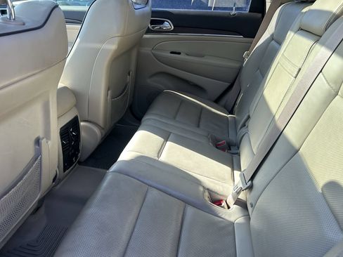 Used 2014 Jeep Grand Cherokee Overland w/ Trailer Tow Group IV RWD image 10