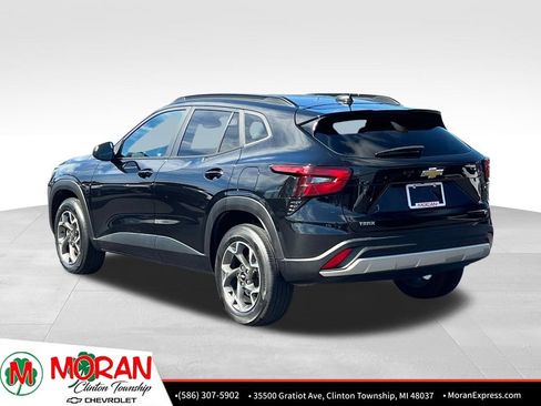 Certified 2024 Chevrolet Trax LT w/ Driver Confidence Package FWD image 4