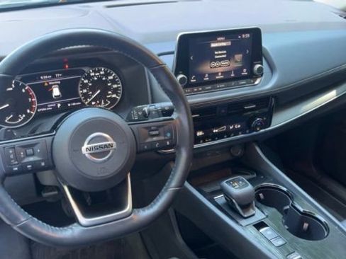 Used 2021 Nissan Rogue SV w/ Premium Package FWD image 6