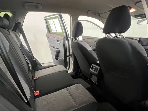 Used 2023 Nissan Rogue SV AWD/4WD image 13