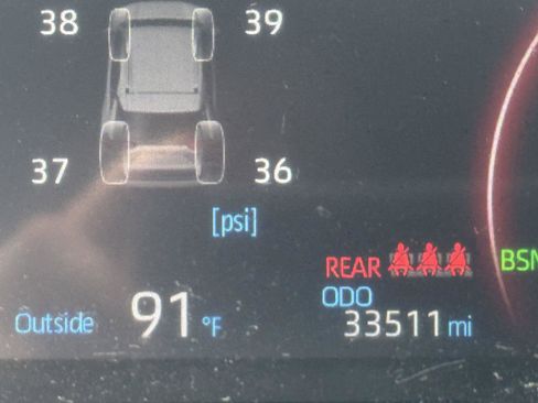 Used 2025 Toyota RAV4 XLE AWD/4WD image 19