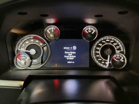 Used 2018 RAM 2500 Limited AWD/4WD image 16