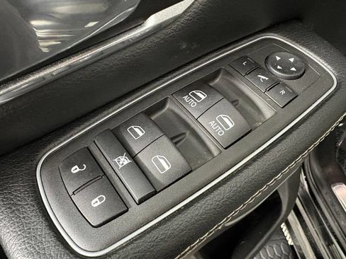 Used 2022 RAM 1500 Laramie AWD/4WD image 12