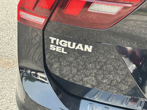 Used 2019 Volkswagen Tiguan SEL AWD/4WD image 38