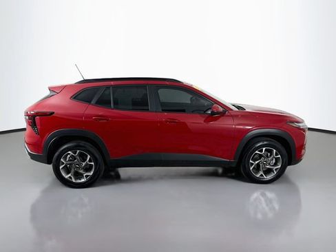Used 2026 Chevrolet Trax LT w/ Driver Confidence Package FWD image 9