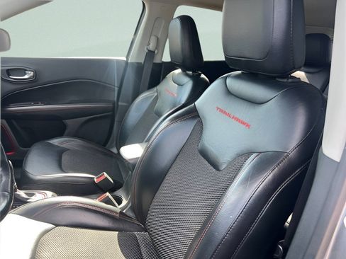 Used 2019 Jeep Compass Trailhawk AWD/4WD image 16