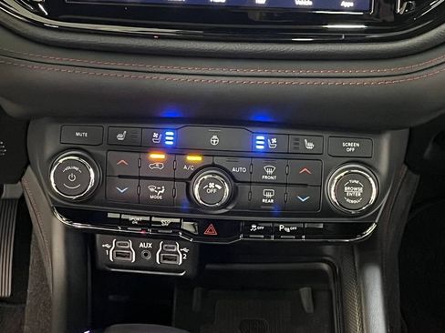 Used 2023 Dodge Durango R/T w/ Blacktop Package AWD/4WD image 24