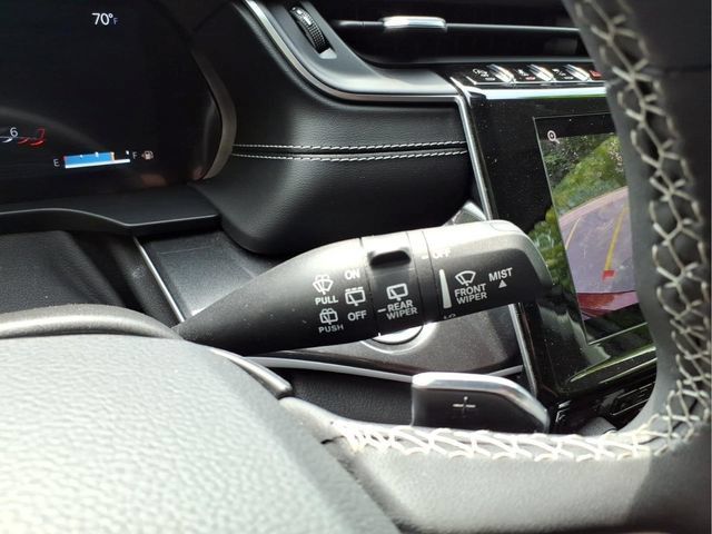 Used 2023 Jeep Grand Cherokee Laredo w/ Luxury Tech Group I AWD/4WD image 25