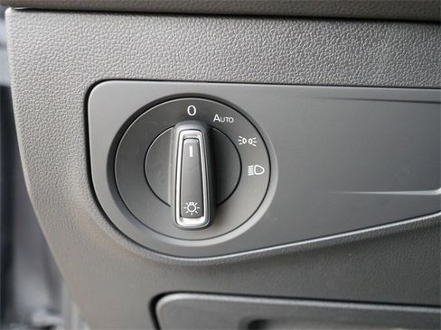 Certified 2024 Volkswagen Tiguan SE R-Line image 24