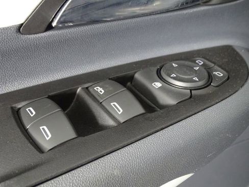 Used 2020 Chevrolet Bolt Premier w/ Infotainment Package image 17