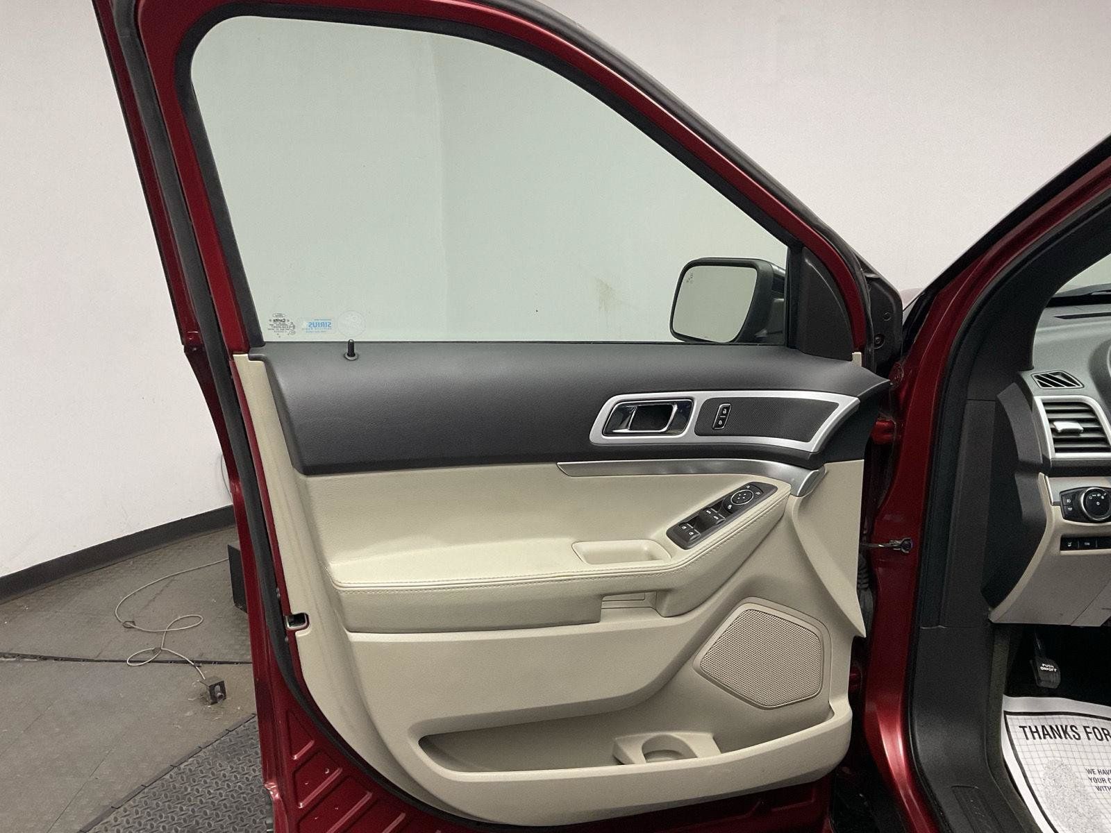Used 2013 Ford Explorer XLT AWD/4WD image 9