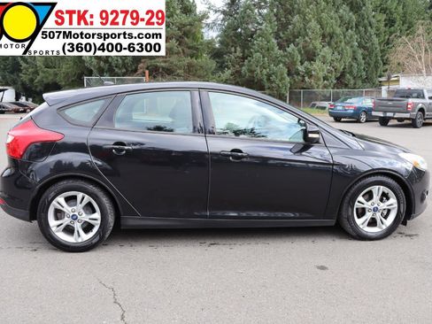Used 2014 Ford Focus SE w/ SE Winter Package image 9