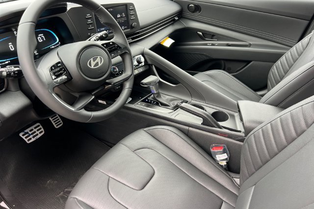 New 2026 Hyundai Elantra SEL Sport FWD image 9