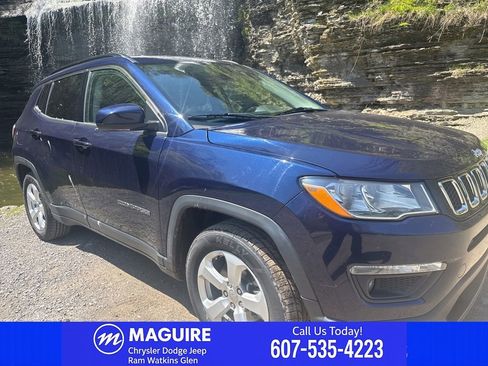 Used 2020 Jeep Compass Latitude FWD image 1