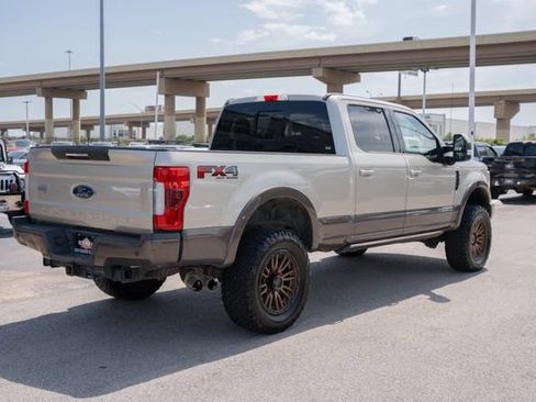 Used 2017 Ford F250 King Ranch w/ King Ranch Ultimate Package AWD/4WD image 6