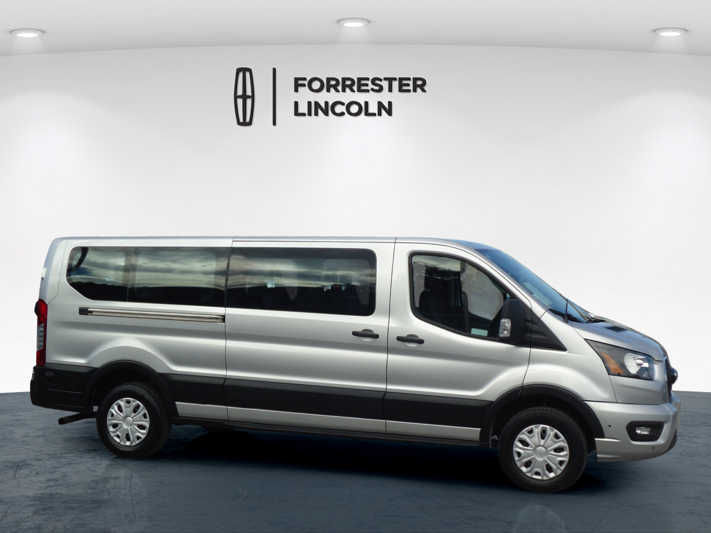 Used 2024 Ford Transit 350 XLT RWD image 2