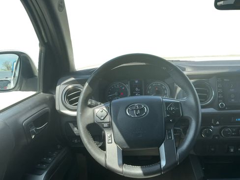 Used 2023 Toyota Tacoma TRD Off-Road AWD/4WD image 12