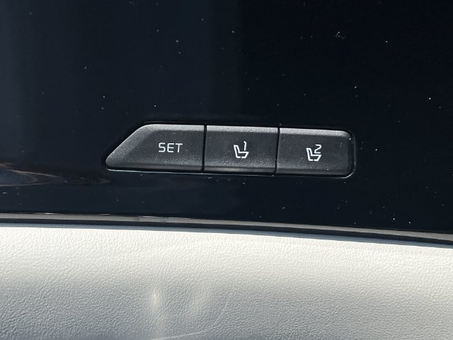Used 2024 Kia Carnival SX Prestige FWD image 39