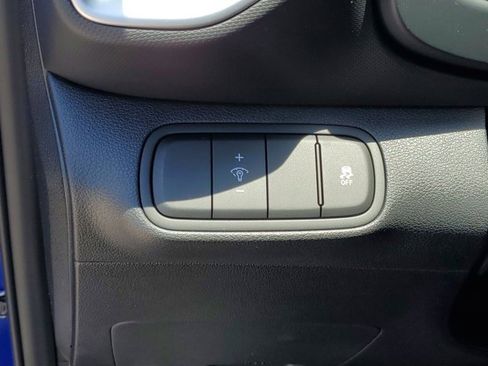 Certified 2025 Hyundai Venue SEL image 19