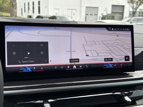 Used 2026 BMW X5 xDrive40i w/ M Sport Package image 28