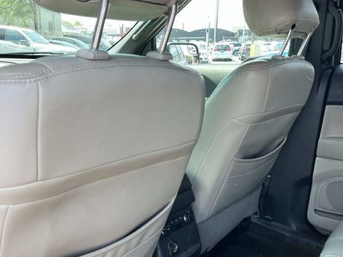 Used 2015 Ford Explorer XLT FWD image 18