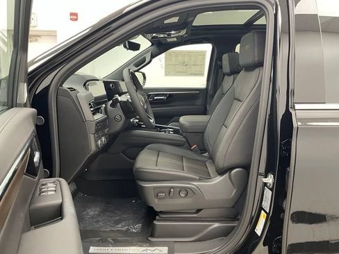 New 2026 Chevrolet Suburban High Country AWD/4WD image 9