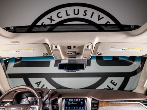 Used 2018 GMC Yukon Denali w/ Denali Ultimate Package image 9