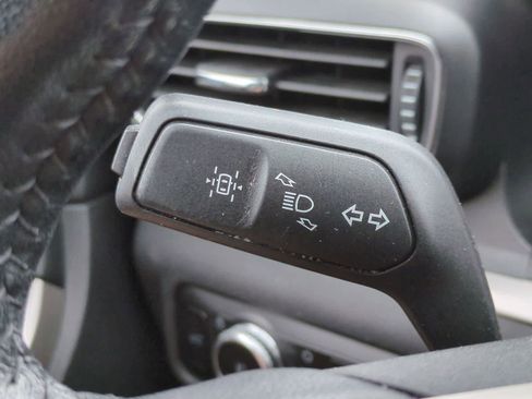 Used 2023 Ford Explorer XLT w/ Equipment Group 202A AWD/4WD image 26