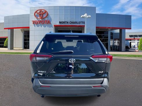 Used 2021 Toyota RAV4 XLE Premium FWD image 6