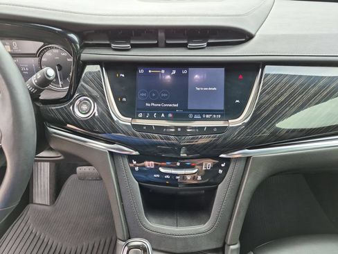 Used 2020 Cadillac XT6 Premium Luxury FWD image 26