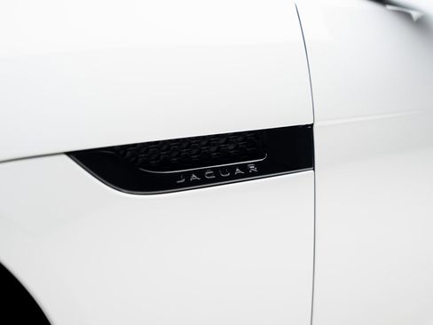 Used 2020 Jaguar F-TYPE Coupe image 22