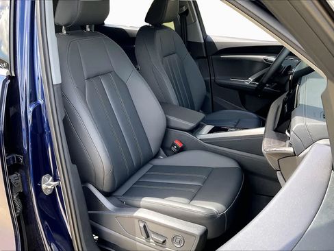 Used 2025 Audi Q5 Premium w/ Convenience Package AWD/4WD image 9