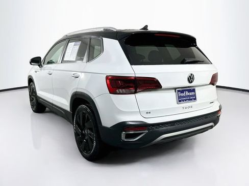 Certified 2023 Volkswagen Taos SE w/ Panoramic Sunroof Package AWD/4WD image 6