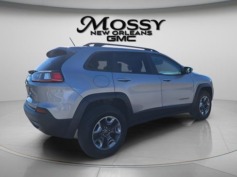 Used 2019 Jeep Cherokee Trailhawk image 5