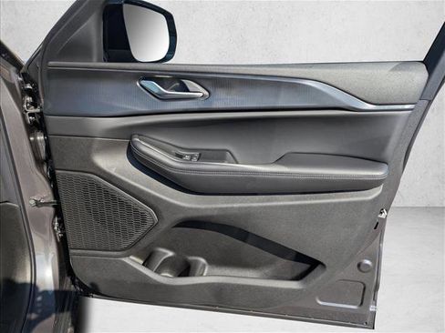 New 2025 Jeep Grand Cherokee Altitude image 26