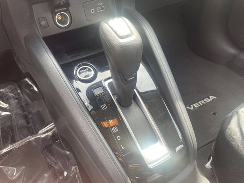 Used 2025 Nissan Versa SV FWD image 36