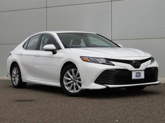 Used 2020 Toyota Camry LE image 1