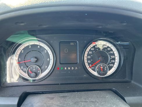 Used 2017 RAM 1500 Express image 9