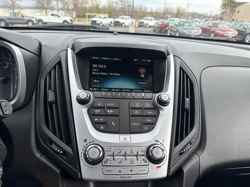 Used 2017 Chevrolet Equinox LT w/ Convenience Package image 19