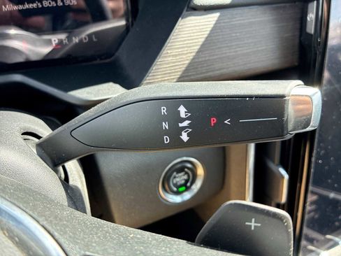 Used 2024 GMC Acadia Denali image 16