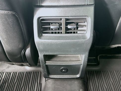 Used 2022 Ford Edge ST image 20