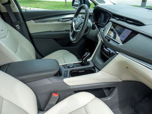 Used 2023 Cadillac XT5 Premium Luxury w/ Technology Package AWD/4WD image 30