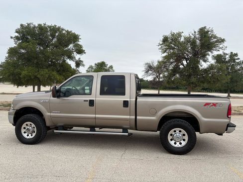 Used 2006 Ford F250 XLT AWD/4WD image 4