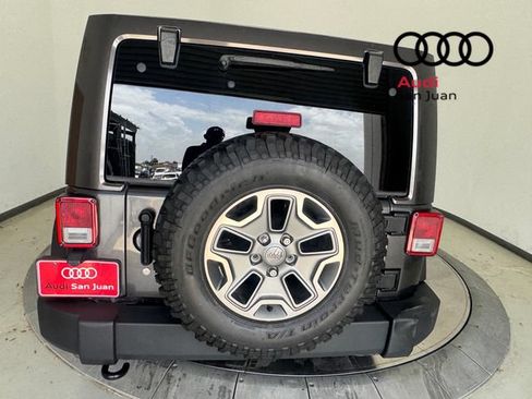 Used 2017 Jeep Wrangler Unlimited Rubicon w/ Connectivity Group AWD/4WD image 29