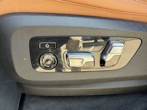 Used 2023 BMW X7 xDrive40i AWD/4WD image 26