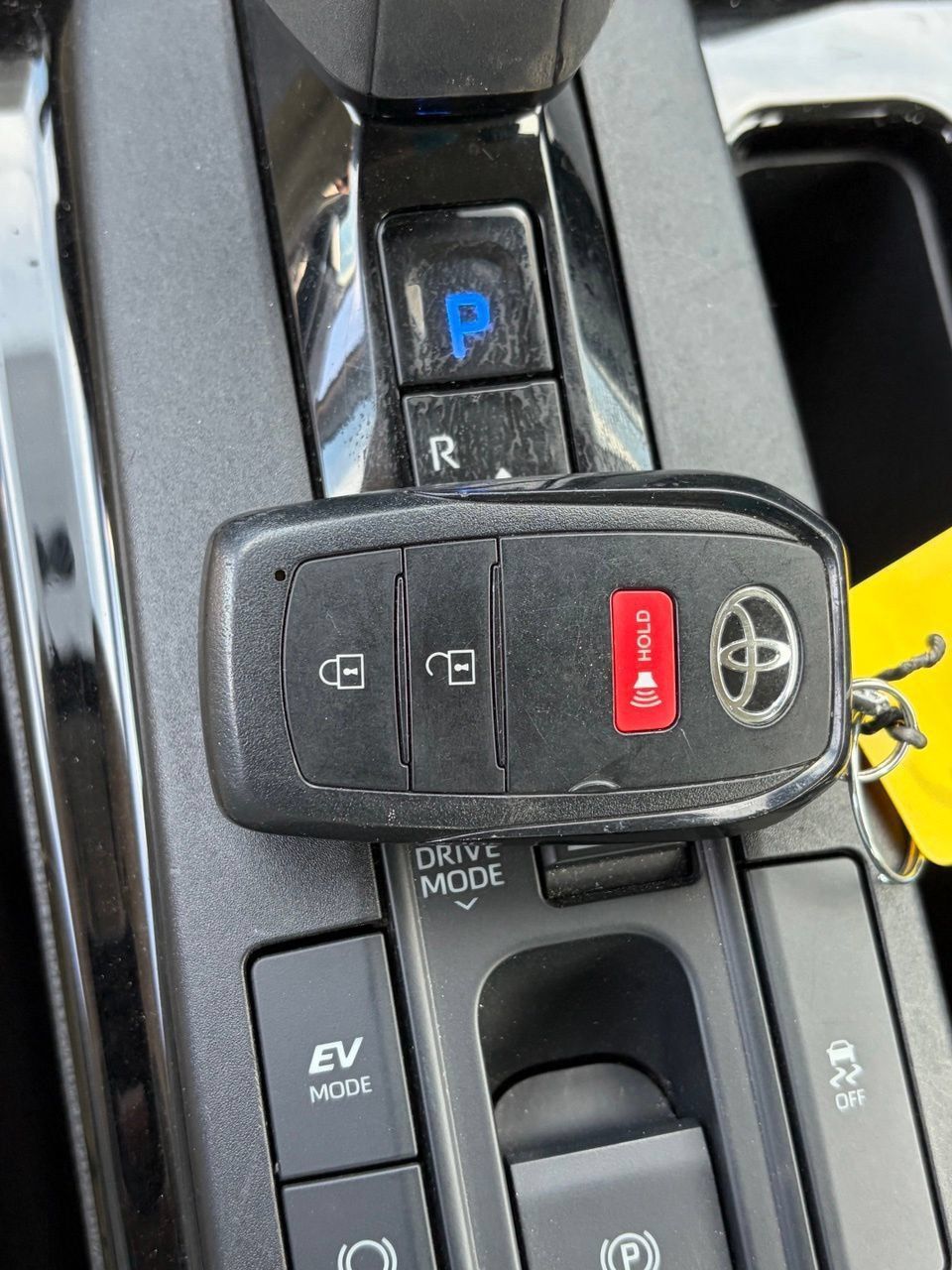 Used 2025 Toyota Prius LE FWD image 13