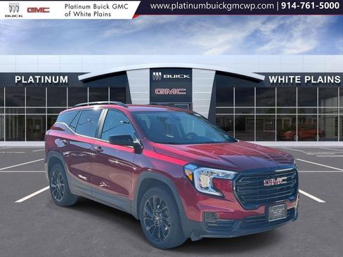 Used 2024 GMC Terrain SLE w/ Driver Convenience Package image 1