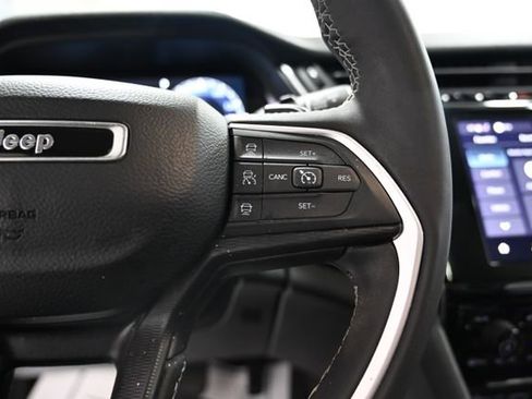 Used 2023 Jeep Grand Cherokee Laredo w/ Luxury Tech Group I image 25